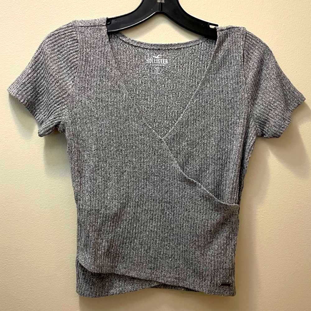 Hollister crop top